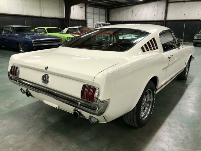 Ford Mustang 1965 image number 28