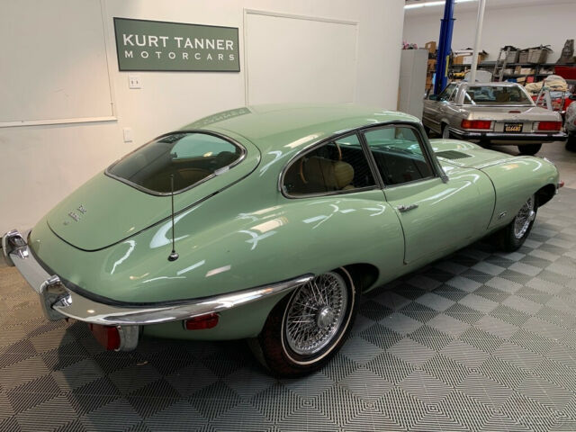 Jaguar E-Type 1971 image number 15