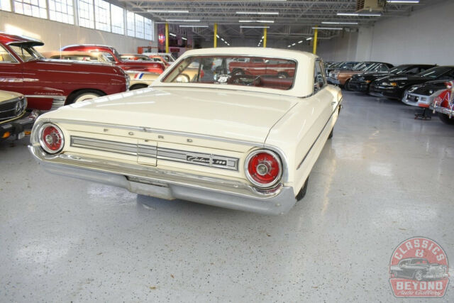Ford Galaxie 1964 image number 10