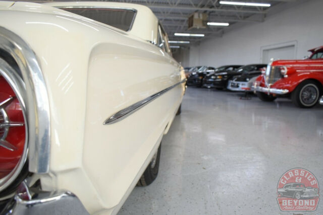 Ford Galaxie 1964 image number 16