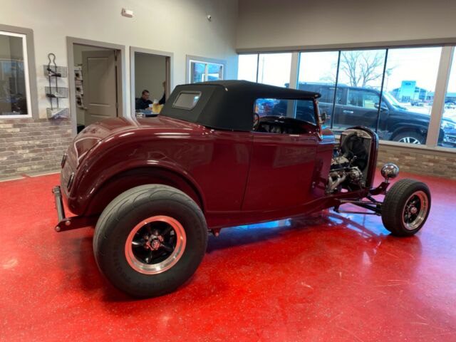 Ford Roadster 1932 image number 2