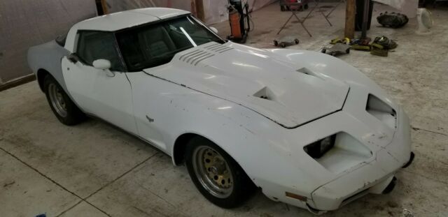 Chevrolet Corvette 1979 image number 2