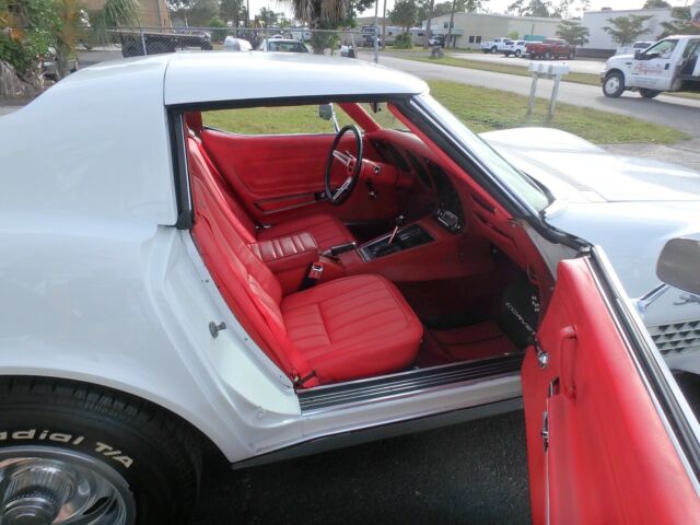 Chevrolet Corvette 1972 image number 11