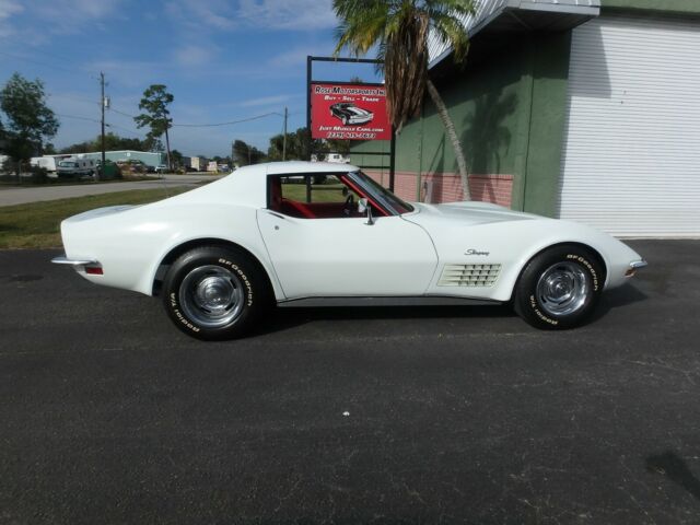 Chevrolet Corvette 1972 image number 17