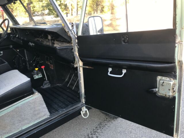 Land Rover Series III 88" 1972 image number 13