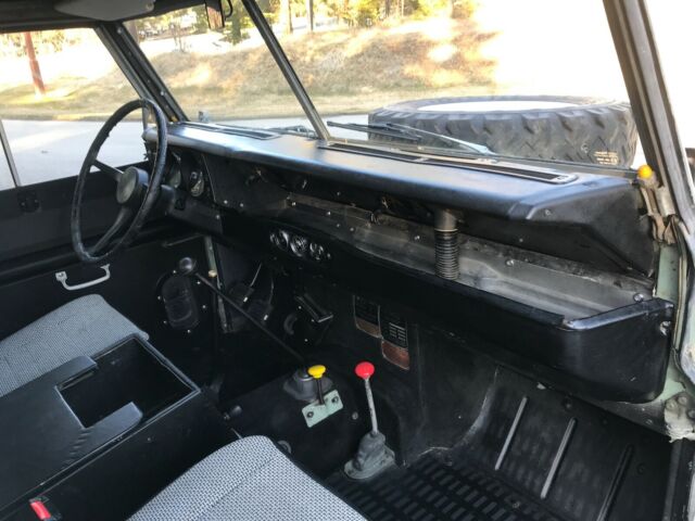 Land Rover Series III 88" 1972 image number 38
