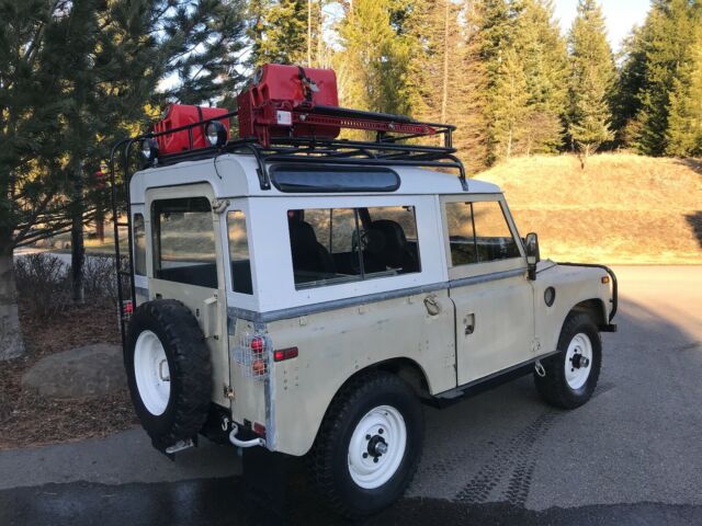 Land Rover Series III 88" 1972 image number 4