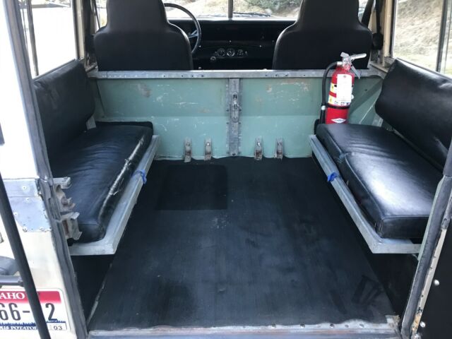 Land Rover Series III 88" 1972 image number 40