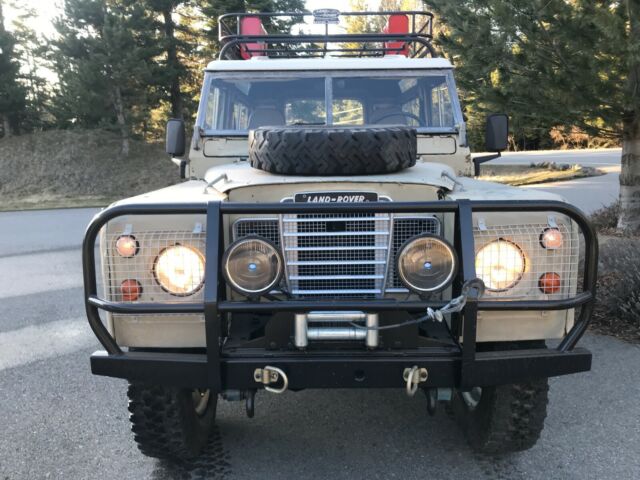 Land Rover Series III 88" 1972 image number 7