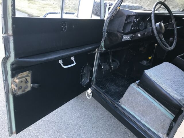 Land Rover Series III 88" 1972 image number 8