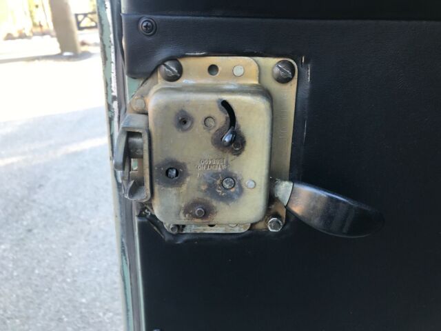Land Rover Series III 88" 1972 image number 9