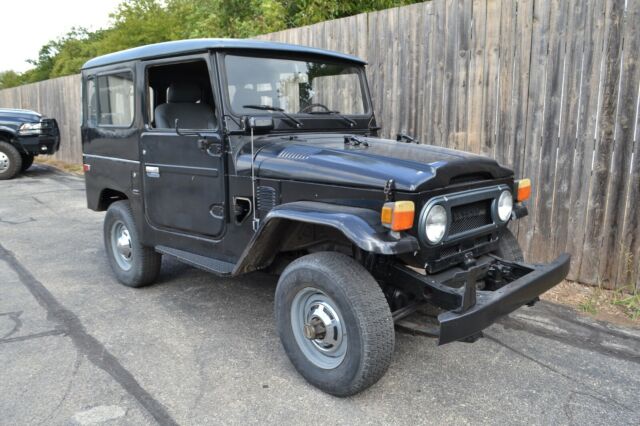 Toyota FJ Cruiser 1978 image number 1