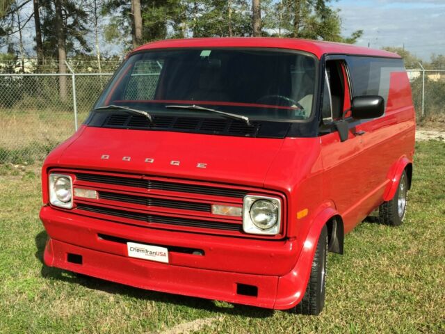 Dodge Shorty Van 1975 image number 1