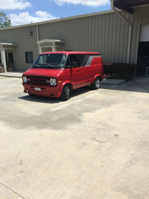 Dodge Shorty Van 1975 image number 8