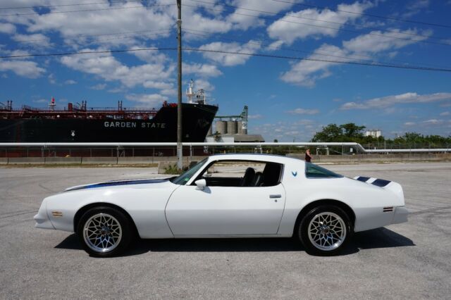 Pontiac Firebird 1978 image number 17