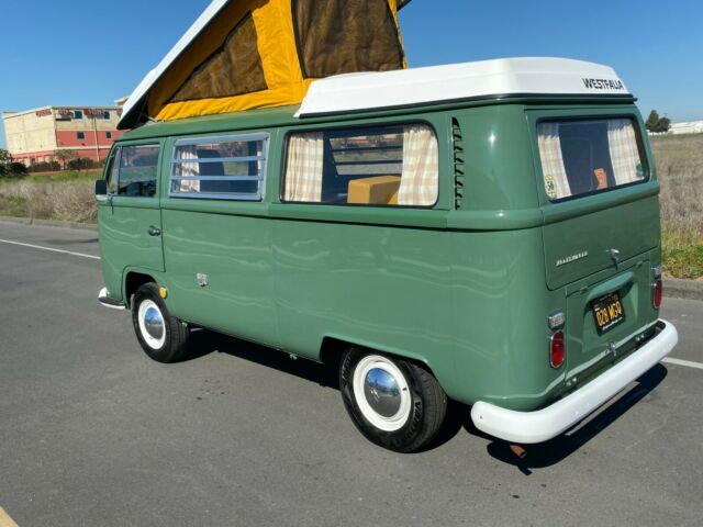 Volkswagen Bus/Vanagon 1968 image number 2