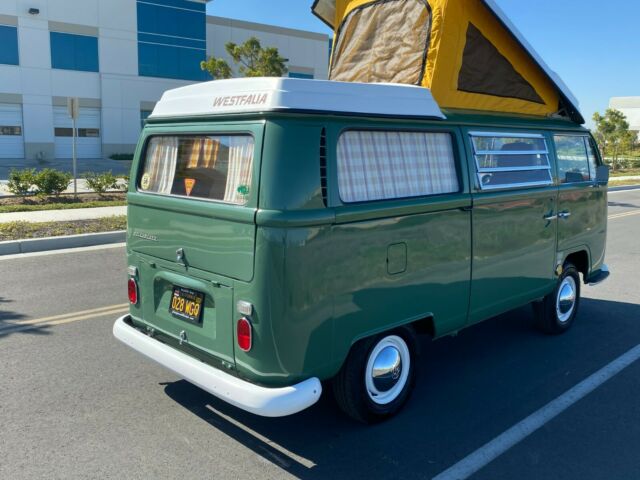 Volkswagen Bus/Vanagon 1968 image number 3