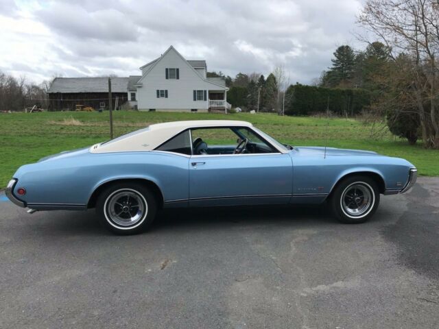Buick Riviera 1969 image number 1