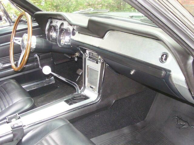 Ford Mustang 1967 image number 2
