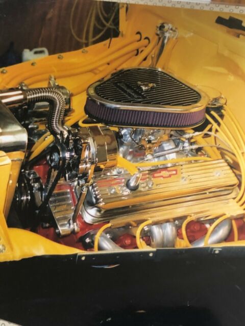 Chevrolet SSR 1947 image number 2