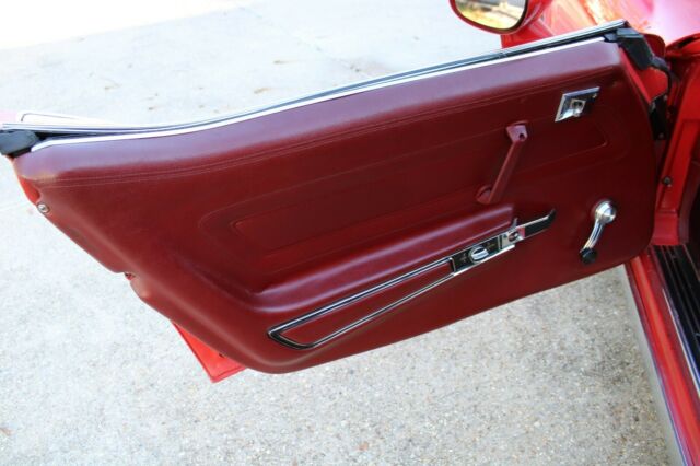 Chevrolet Corvette 1973 image number 9