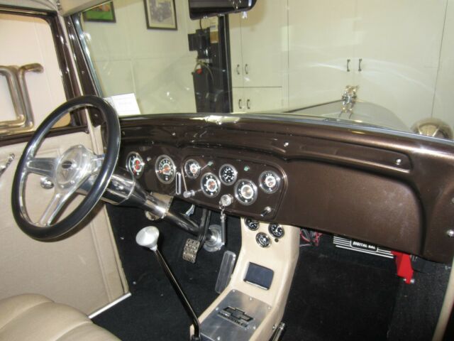 Chevrolet Confederate 1932 image number 22