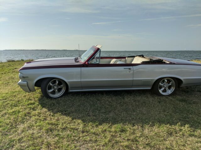 Pontiac Le Mans 1964 image number 26