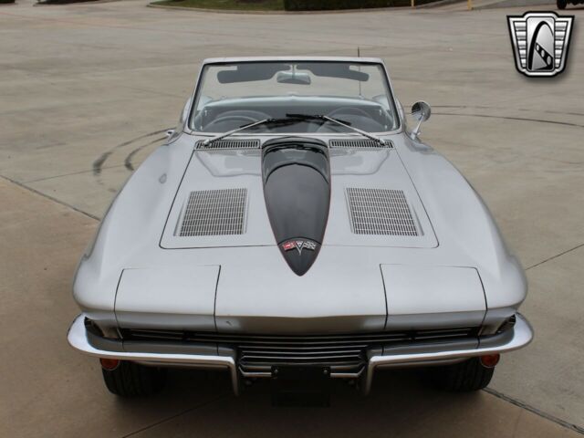 Chevrolet Corvette 1963 image number 44
