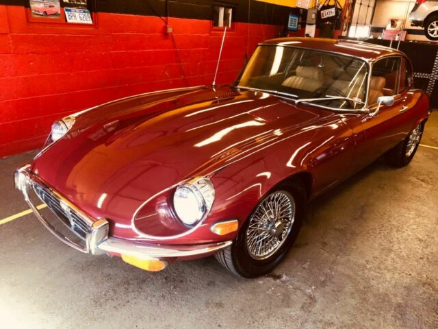 Jaguar E-Type 1971 image number 2