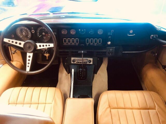 Jaguar E-Type 1971 image number 40