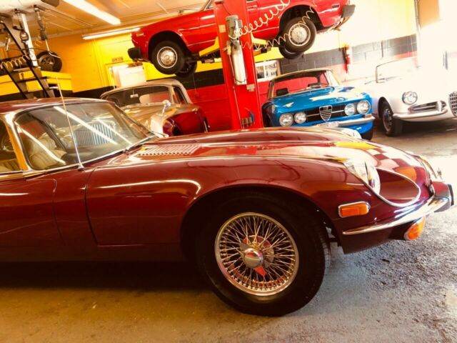 Jaguar E-Type 1971 image number 9