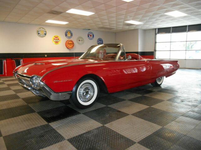 Ford Thunderbird 1961 image number 42