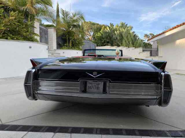Cadillac DeVille Convertible 1964 image number 2