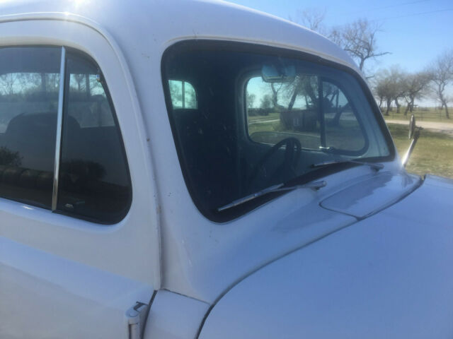 Ford F-250 1952 image number 26