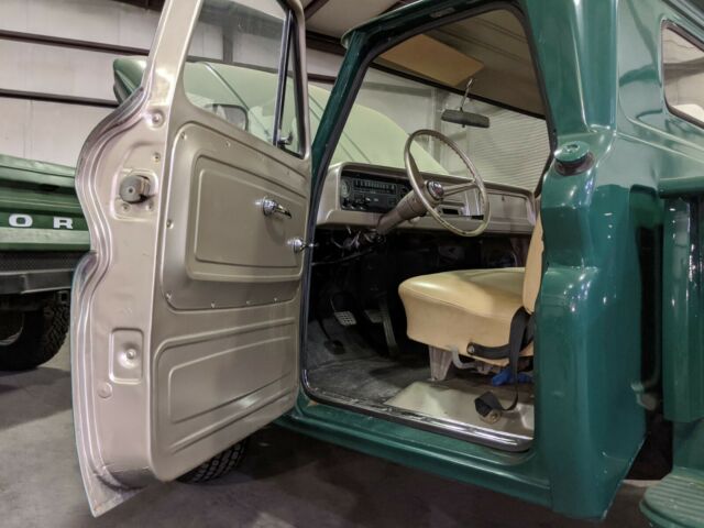 Chevrolet C-10 1965 image number 14