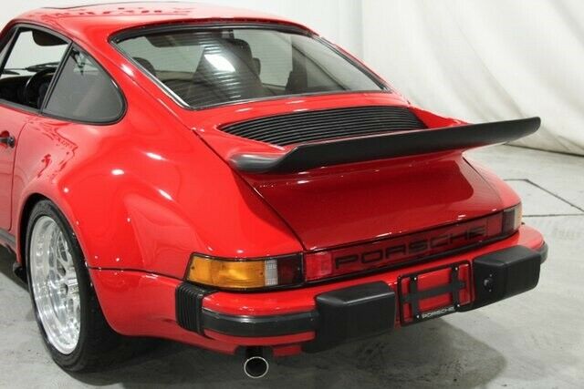 Porsche 911 1977 image number 36