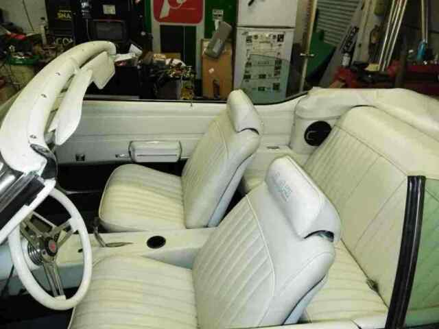 Oldsmobile Cutlass Supreme Classic 1972 image number 11
