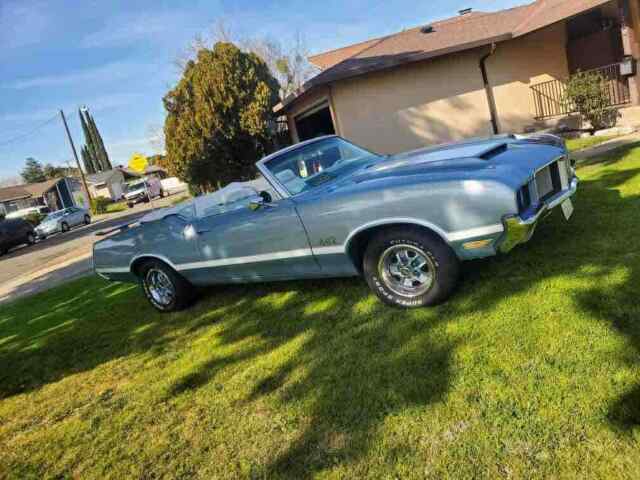 Oldsmobile Cutlass Supreme Classic 1972 image number 8