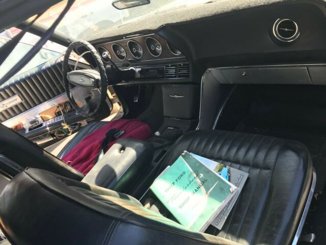 Ford Thunderbird 1968 image number 2