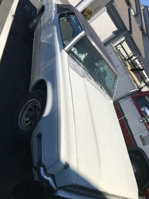 Ford Thunderbird 1968 image number 20
