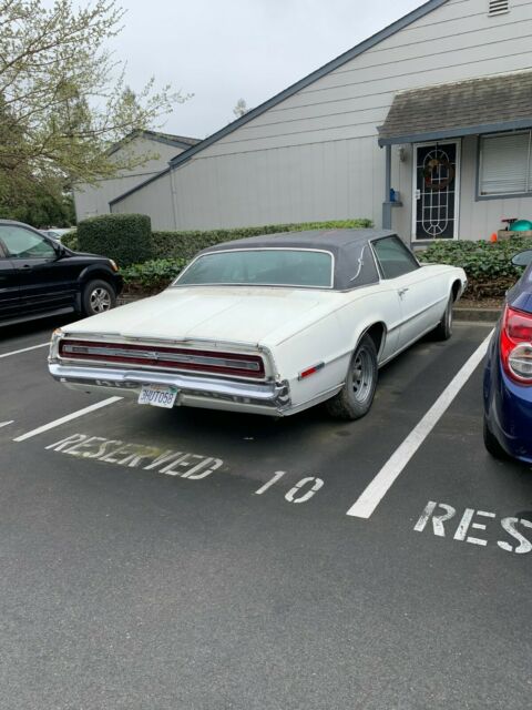 Ford Thunderbird 1968 image number 28