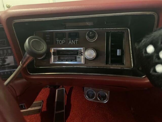 Oldsmobile Delta 88 1973 image number 18