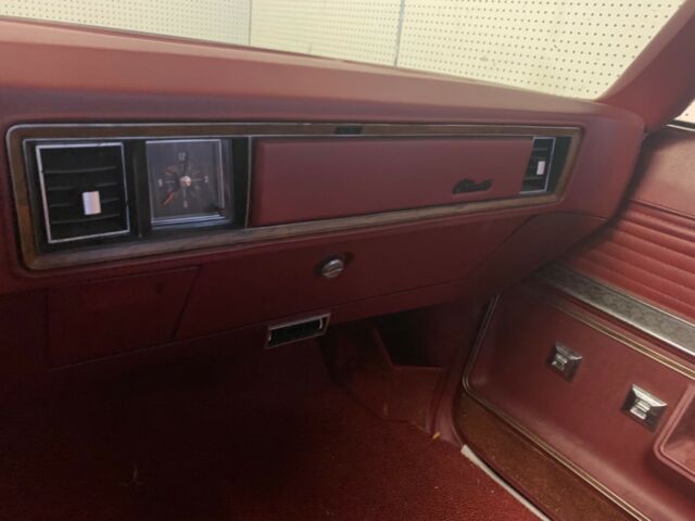 Oldsmobile Delta 88 1973 image number 42