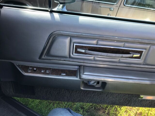 Lincoln Mark Series 1975 image number 19