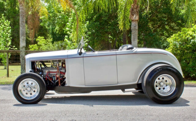 Ford Deuce Highboy Roadster 1932 image number 28