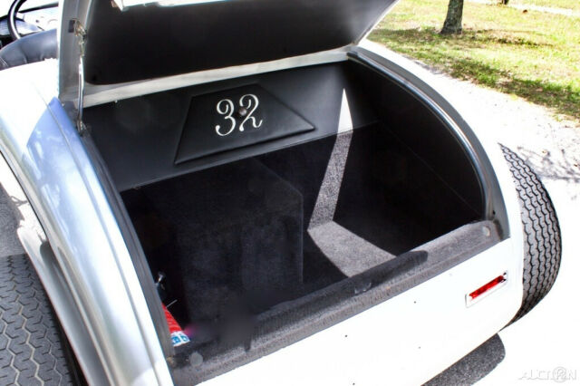 Ford Deuce Highboy Roadster 1932 image number 41
