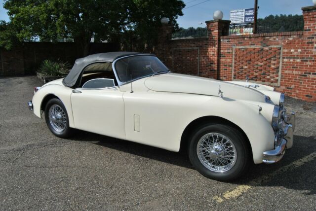 Jaguar XK 1959 image number 0