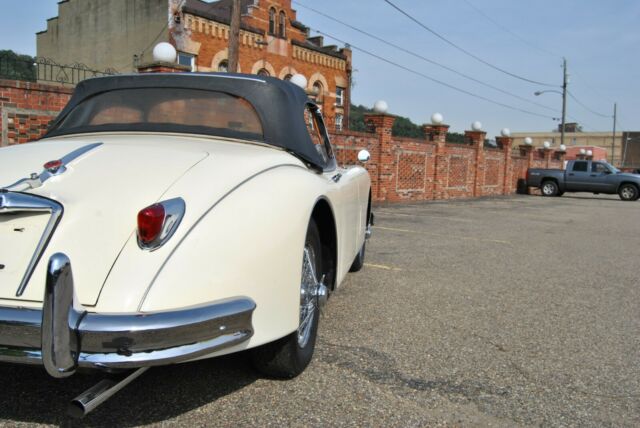 Jaguar XK 1959 image number 43
