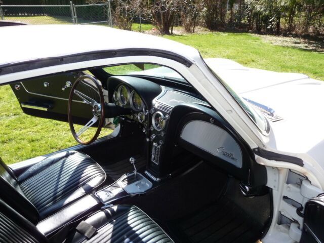 Chevrolet Corvette 1964 image number 35
