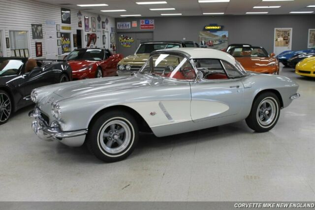 Chevrolet Corvette 1962 image number 1